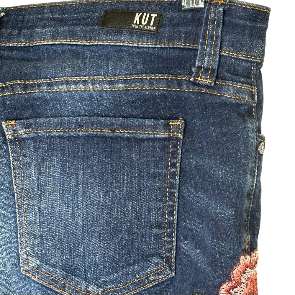 Kut from the Kloth Connie Floral Embroidered Ankle Crop Raw Edge Jeans - Picture 11 of 14